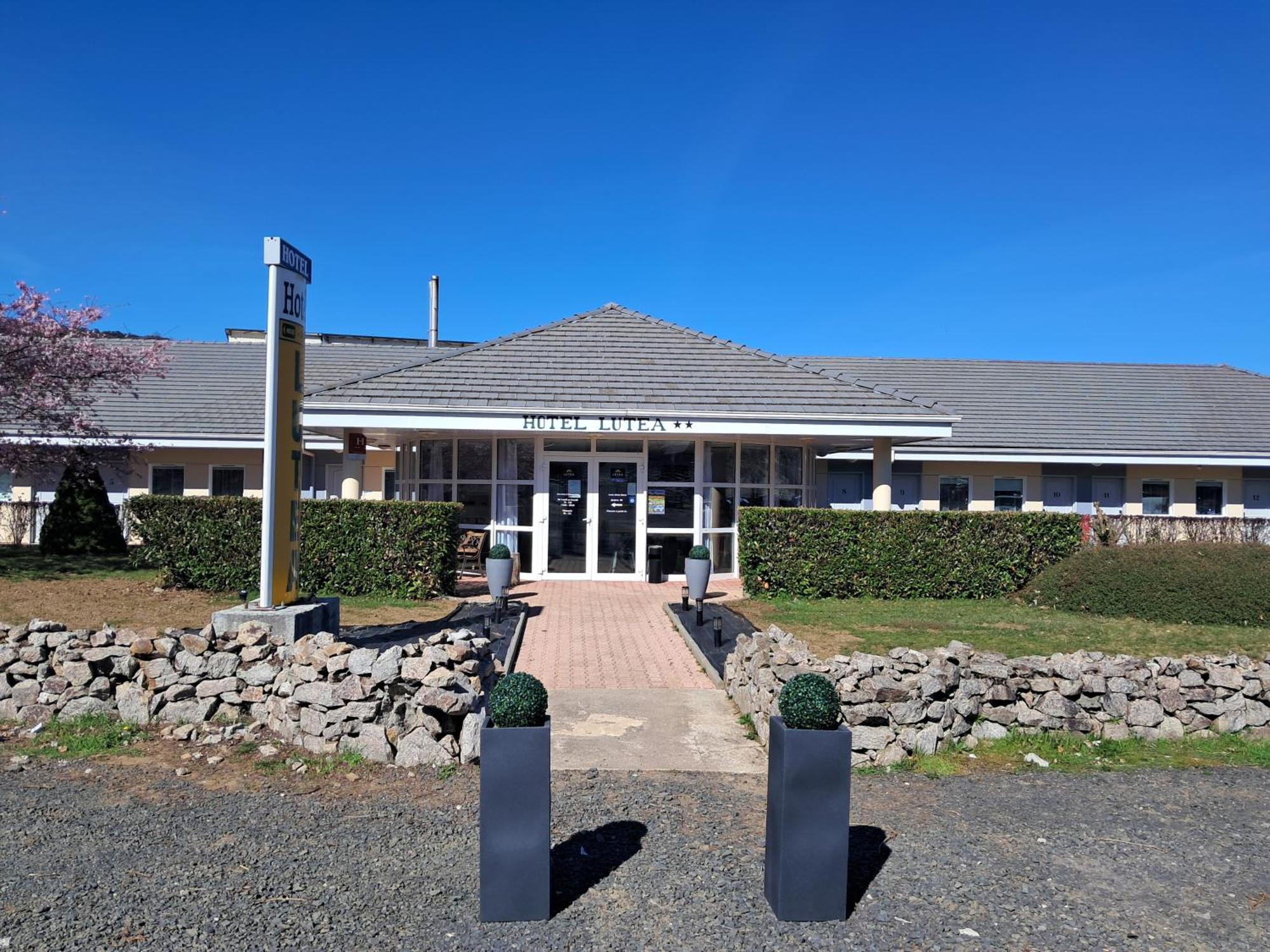 The Originals Access, Hotel Le Lutea Riom-ès-Montagne Екстериор снимка