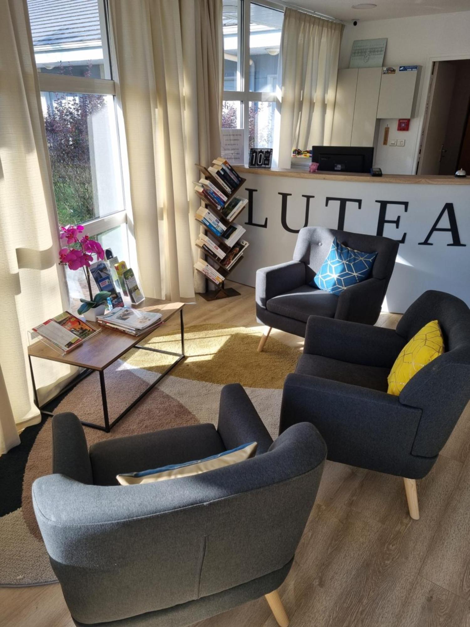 The Originals Access, Hotel Le Lutea Riom-ès-Montagne Екстериор снимка